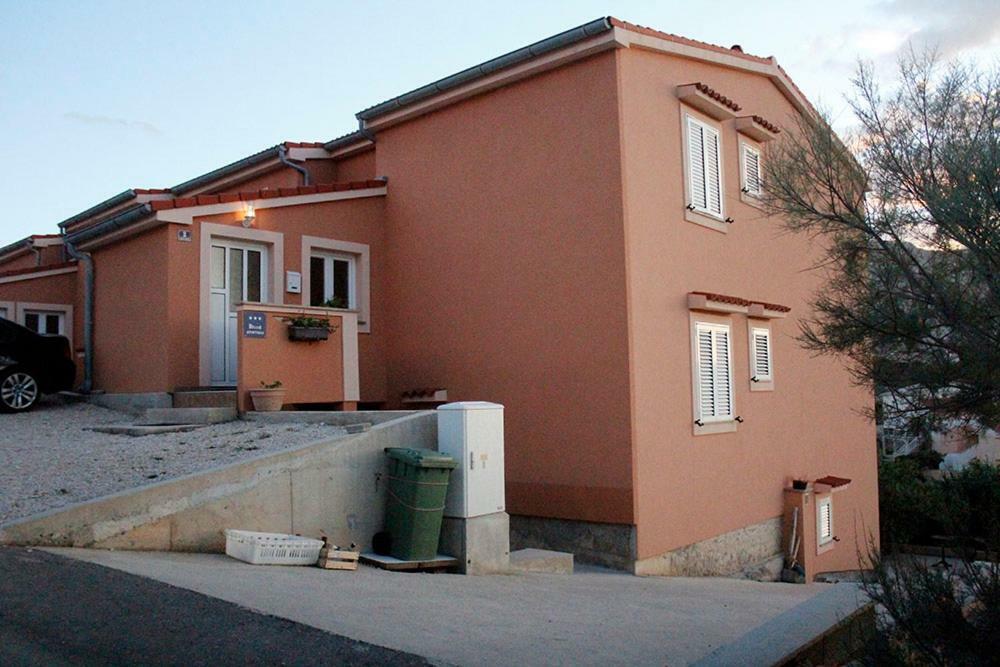 Apartmani Zeljko Metajna Exterior photo